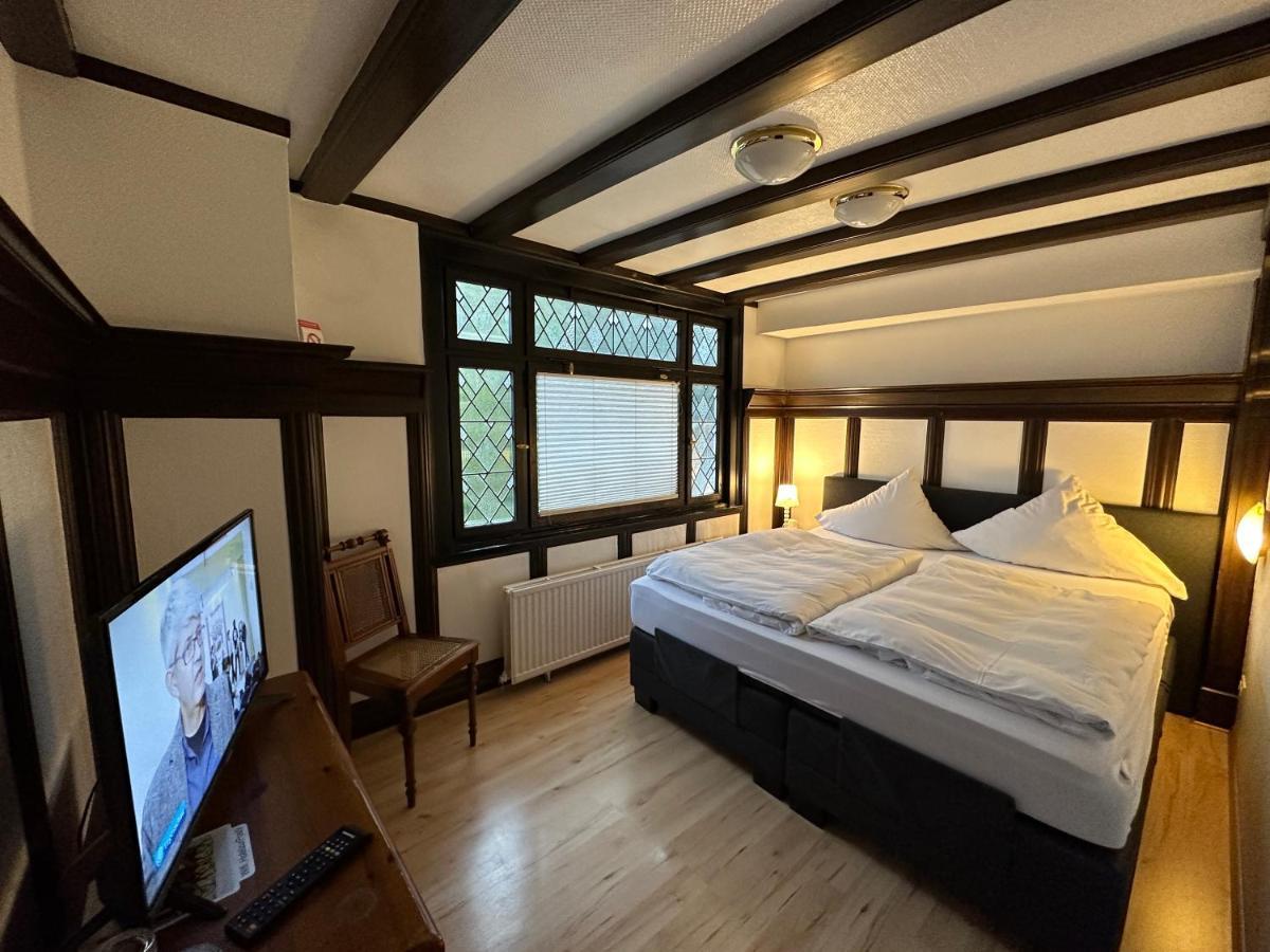 Hotel Zur Post Dabringhausen - Contactless Self Check-In ヴェルメルスキルヒェ エクステリア 写真